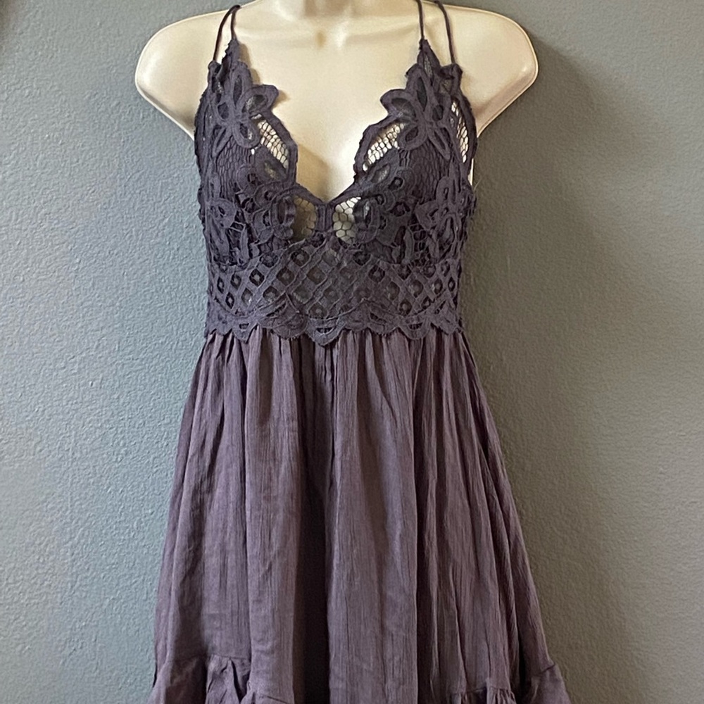 Free People isometrical ruffled bottom summer dress guipure lace top